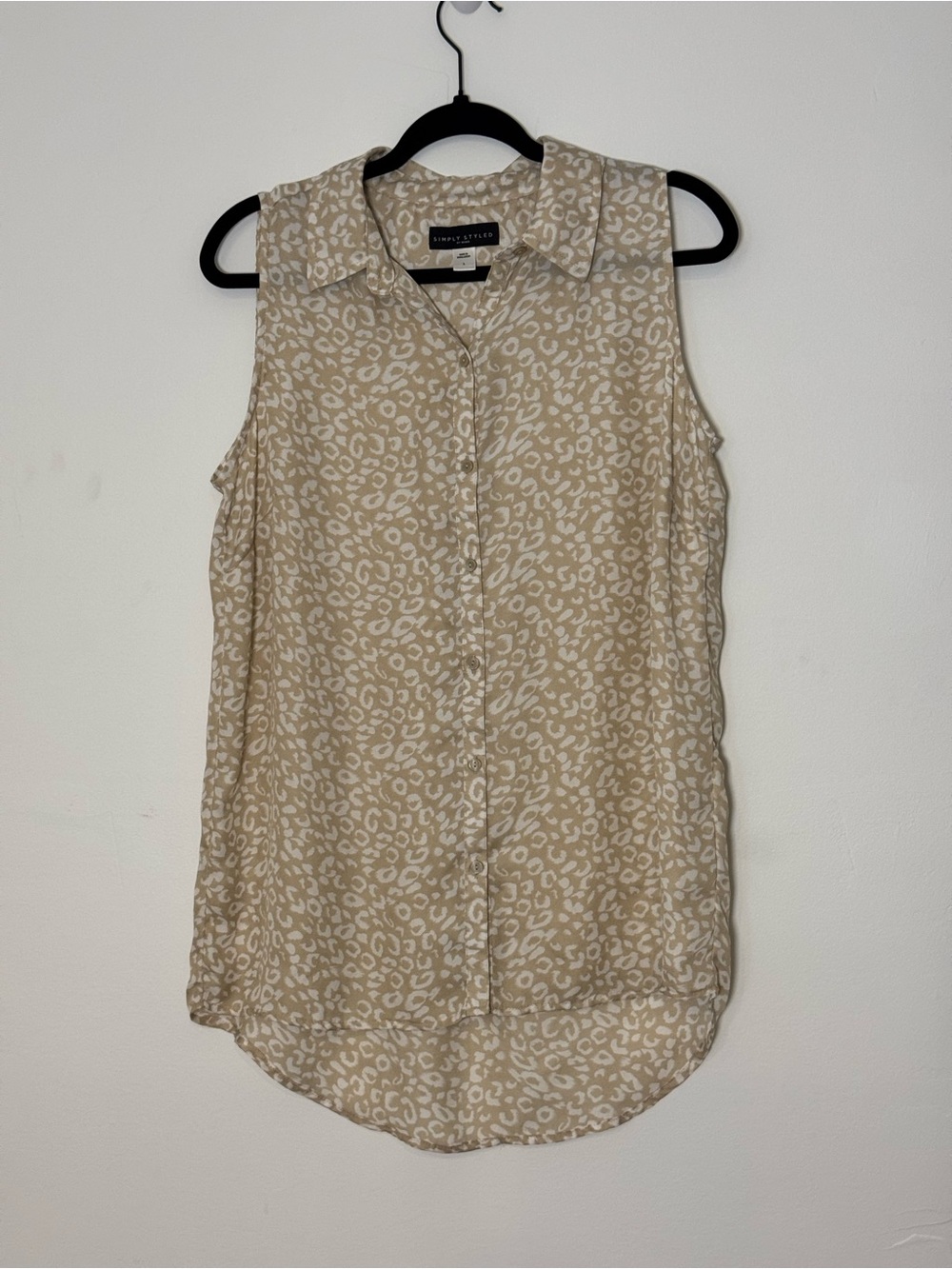 Simply Styled Sleeveless Leopard Print Blouse Large Beige Cream Tank Button Down